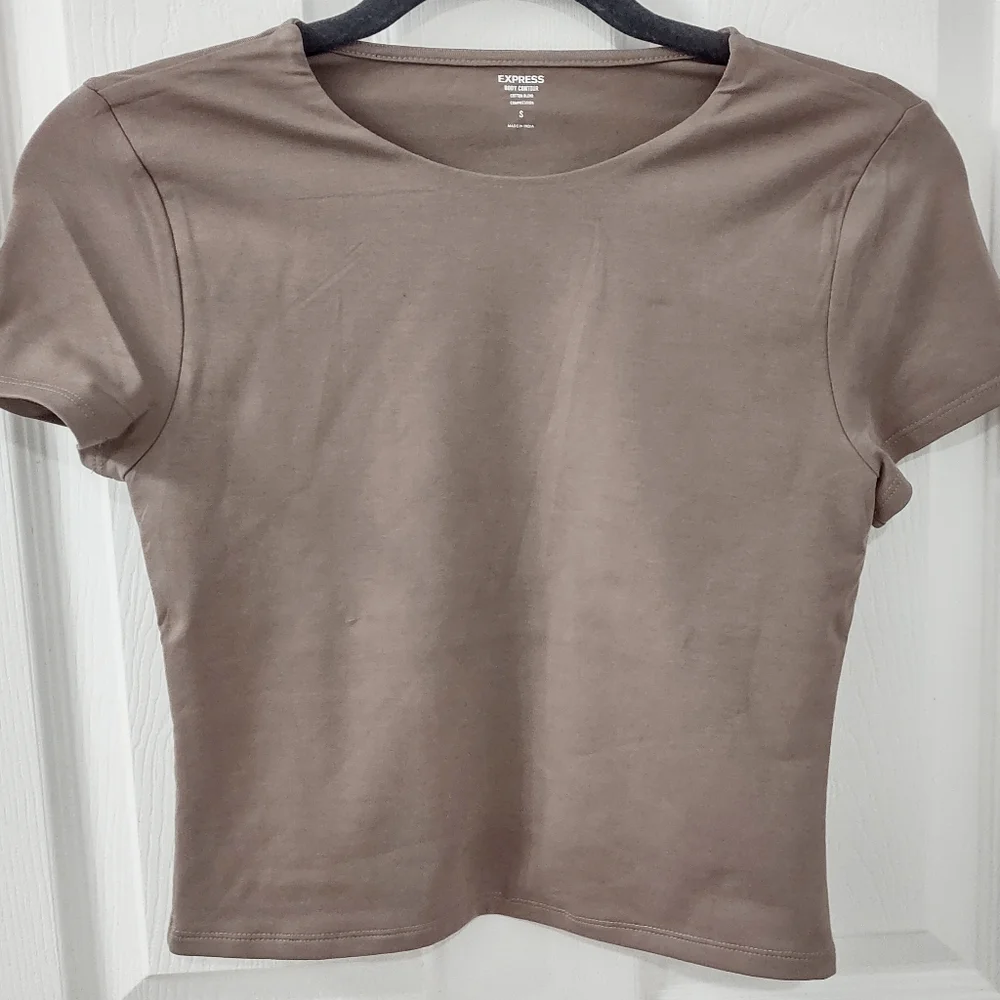NWT Express Body Contour Stretch Cotton Crew Neck Baby Tee Mushroom Size S - Picture 2 of 11